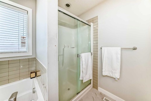 144 Nolancrest Circle Nw, Calgary, AB - Indoor Photo Showing Bathroom
