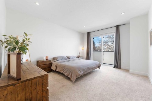 231 12 Avenue Ne, Calgary, AB - Indoor Photo Showing Bedroom