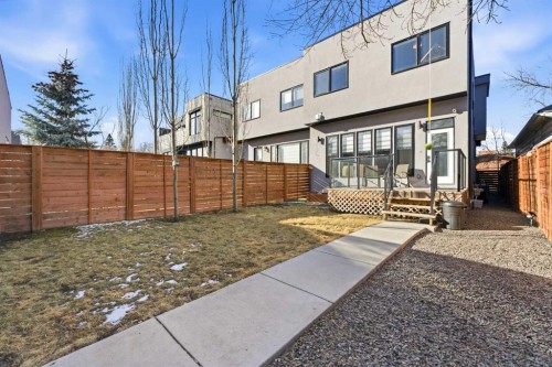 231 12 Avenue Ne, Calgary, AB - Outdoor