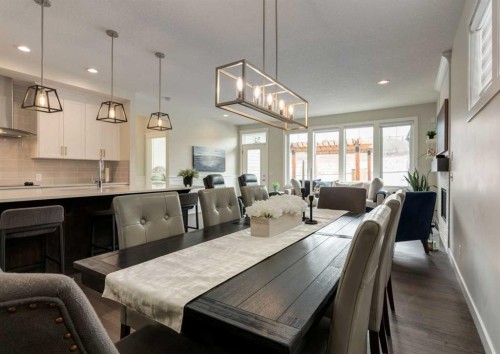 60 Crestbrook View Sw, Calgary, AB - Indoor Photo Showing Dining Room