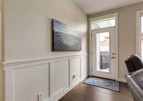 60 Crestbrook View Sw, Calgary, AB - Indoor Photo Showing Other Room