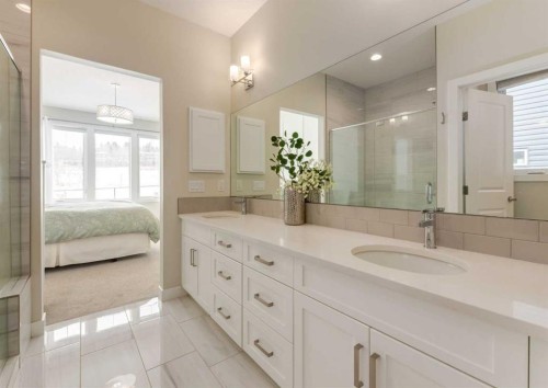 60 Crestbrook View Sw, Calgary, AB - Indoor Photo Showing Bathroom