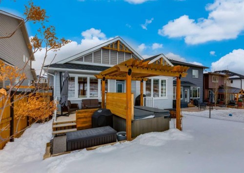 60 Crestbrook View Sw, Calgary, AB - Outdoor