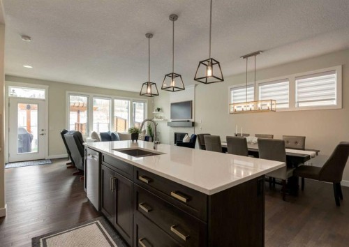 60 Crestbrook View Sw, Calgary, AB - Indoor