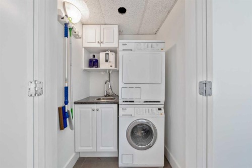 2901-433 11 Avenue Se, Calgary, AB - Indoor Photo Showing Laundry Room