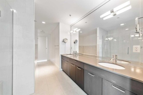 2901-433 11 Avenue Se, Calgary, AB - Indoor Photo Showing Bathroom