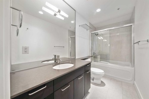 2901-433 11 Avenue Se, Calgary, AB - Indoor Photo Showing Bathroom