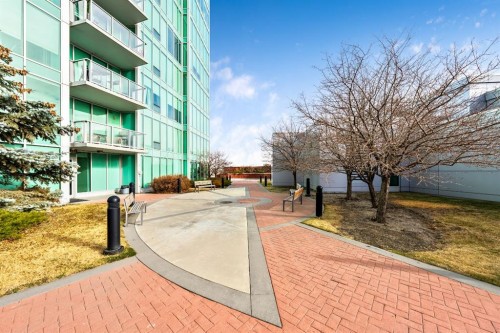 2901-433 11 Avenue Se, Calgary, AB - Outdoor With Balcony