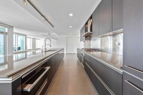 2901-433 11 Avenue Se, Calgary, AB - Indoor Photo Showing Kitchen With Double Sink With Upgraded Kitchen