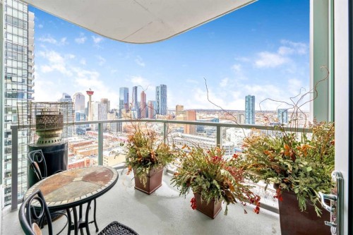 2901-433 11 Avenue Se, Calgary, AB - Outdoor With Balcony With Exterior