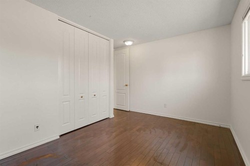 268 Madeira Place Ne, Calgary, AB - Indoor Photo Showing Other Room