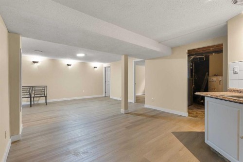 268 Madeira Place Ne, Calgary, AB - Indoor Photo Showing Other Room