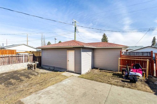 268 Madeira Place Ne, Calgary, AB - Outdoor With Exterior