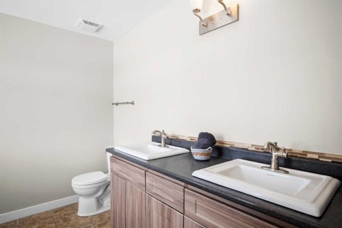 31017 Range Road 23, Rural Mountain View County, AB - Indoor Photo Showing Bathroom