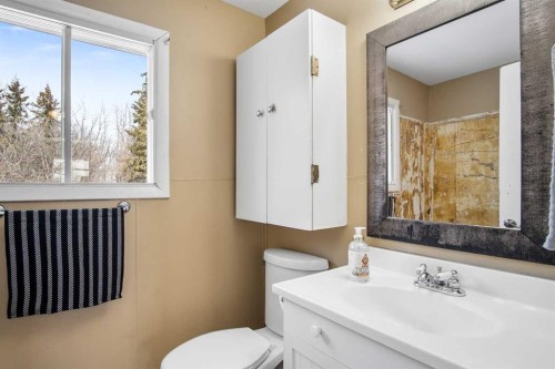 31017 Range Road 23, Rural Mountain View County, AB - Indoor Photo Showing Bathroom