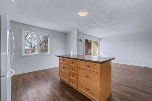 1607 Marlyn Way Ne, Calgary, AB - Indoor Photo Showing Other Room