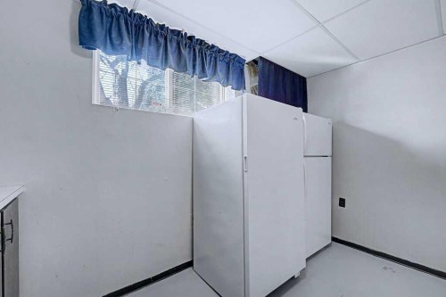 1607 Marlyn Way Ne, Calgary, AB - Indoor