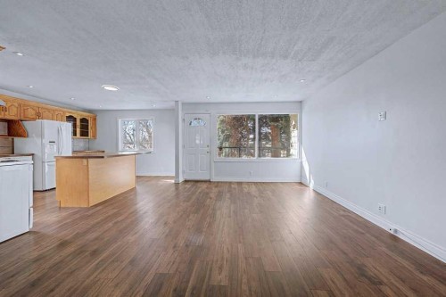 1607 Marlyn Way Ne, Calgary, AB - Indoor Photo Showing Kitchen