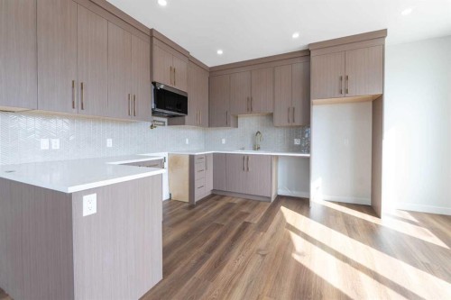 49 Lowden Close, Red Deer, AB - Indoor Photo Showing Kitchen