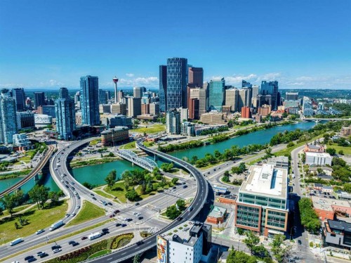 106-659 4 Avenue Ne, Calgary, AB - Outdoor With View