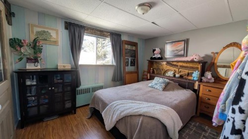 311 47 Avenue West, Claresholm, AB - Indoor Photo Showing Bedroom