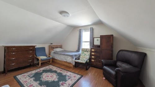311 47 Avenue West, Claresholm, AB - Indoor Photo Showing Bedroom