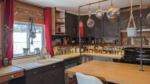 311 47 Avenue West, Claresholm, AB - Indoor