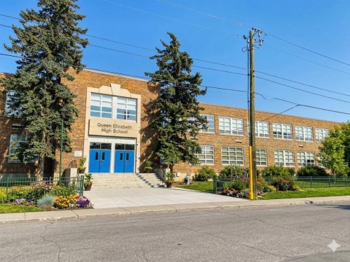 2412 1 Avenue Nw, Calgary, AB - Outdoor