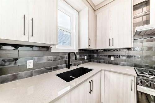 267 Chelsea Heath, Chestermere, AB - Indoor Photo Showing Kitchen