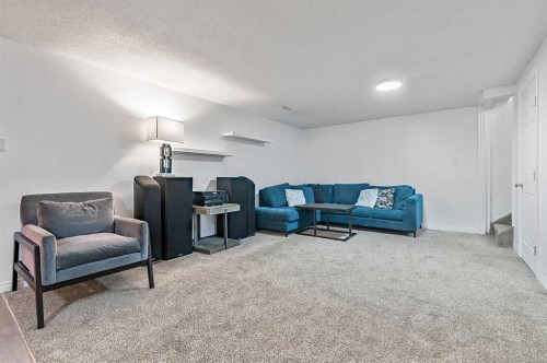 399 Maitland Crescent Ne, Calgary, AB - Indoor