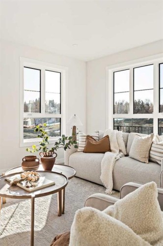 604 Sovereign Common Sw, Calgary, AB - Indoor Photo Showing Living Room