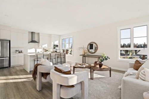 604 Sovereign Common Sw, Calgary, AB - Indoor Photo Showing Living Room