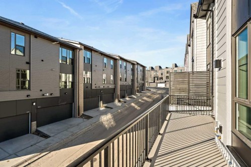 604 Sovereign Common Sw, Calgary, AB - Outdoor With Exterior