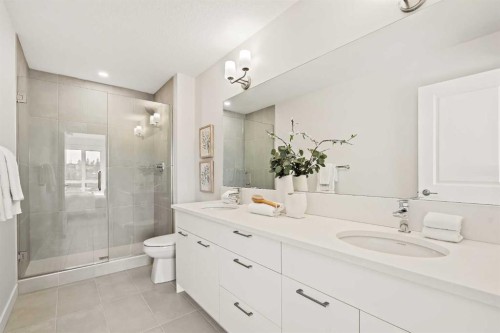 604 Sovereign Common Sw, Calgary, AB - Indoor Photo Showing Bathroom