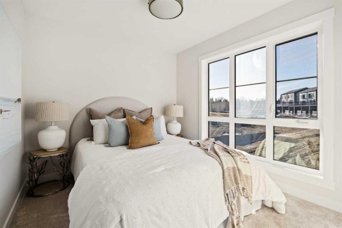 604 Sovereign Common Sw, Calgary, AB - Indoor Photo Showing Bedroom