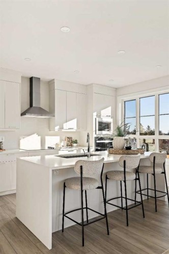 604 Sovereign Common Sw, Calgary, AB - Indoor Photo Showing Other Room