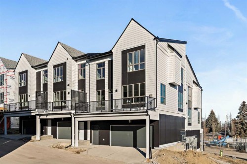 604 Sovereign Common Sw, Calgary, AB - Outdoor With Facade
