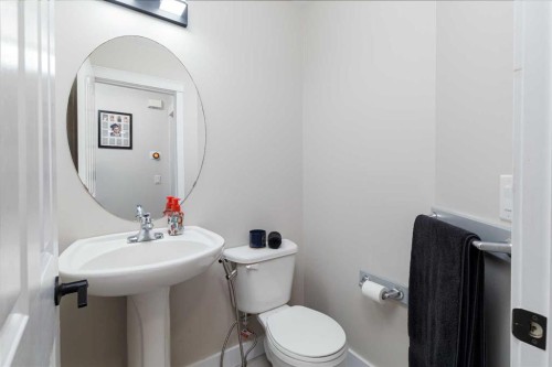86 Cougarstone Court Sw, Calgary, AB - Indoor Photo Showing Bathroom