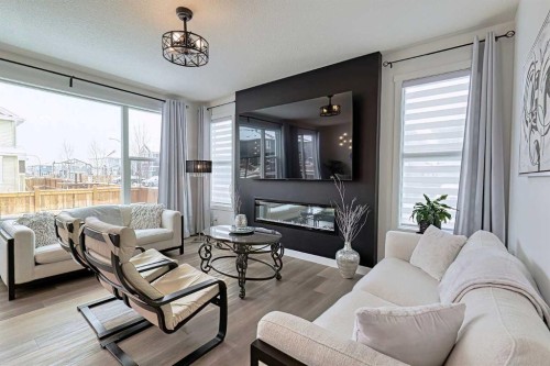 3 Saddlebred Court, Cochrane, AB - Indoor Photo Showing Living Room