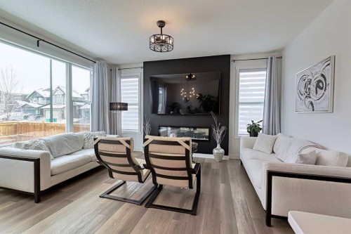 3 Saddlebred Court, Cochrane, AB - Indoor Photo Showing Living Room