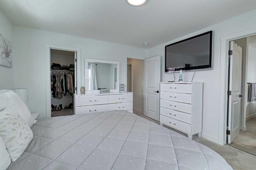 3 Saddlebred Court, Cochrane, AB - Indoor Photo Showing Bedroom