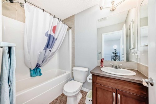 6 Elgin Meadows Gardens Se, Calgary, AB - Indoor Photo Showing Bathroom