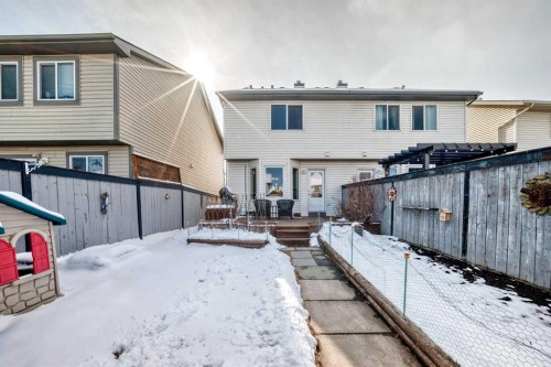 6 Elgin Meadows Gardens Se, Calgary, AB - Outdoor With Exterior