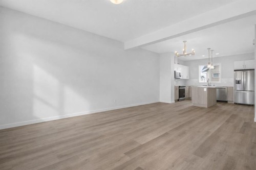 403-137 Red Embers Link Ne, Calgary, AB - Indoor Photo Showing Kitchen