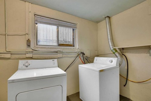 5224 32 Avenue Nw, Calgary, AB - Indoor Photo Showing Laundry Room