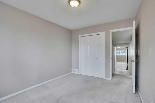 5224 32 Avenue Nw, Calgary, AB - Indoor