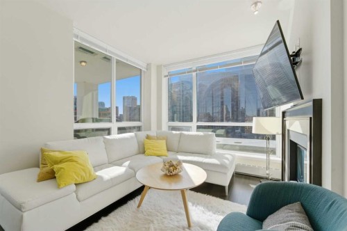 825-222 Riverfront Avenue Sw, Calgary, AB - Indoor Photo Showing Living Room