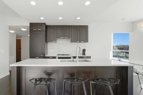 825-222 Riverfront Avenue Sw, Calgary, AB - Indoor Photo Showing Kitchen With Double Sink With Upgraded Kitchen