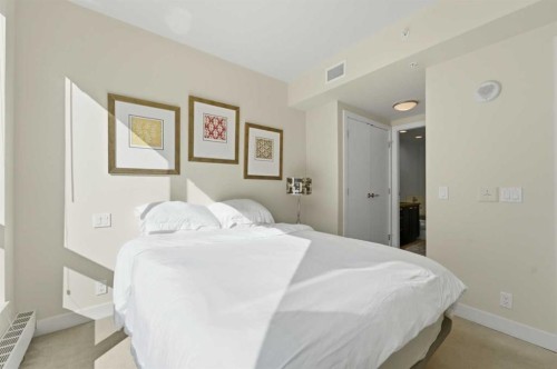 825-222 Riverfront Avenue Sw, Calgary, AB - Indoor Photo Showing Bedroom