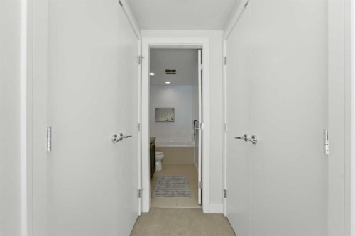 825-222 Riverfront Avenue Sw, Calgary, AB - Indoor Photo Showing Other Room